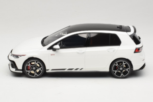 Volkswagen Golf Mk8 GTI Clubsport Pure White Otto 1:18 OT1221 Vaik - pilt 3/6