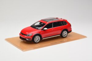 Volkswagen Golf Mk7 Alltrack Tornado Red DNA 1:18 DNA000035 Vaik