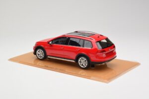 Volkswagen Golf Mk7 Alltrack Tornado Red DNA 1:18 DNA000035 Vaik - pilt 5/6
