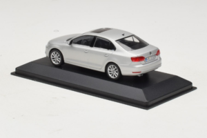 Volkswagen Jetta Mk6 Hõbe Minichamps 1:43 JETTA002 Metall - pilt 3/4