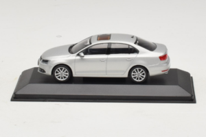 Volkswagen Jetta Mk6 Hõbe Minichamps 1:43 JETTA002 Metall