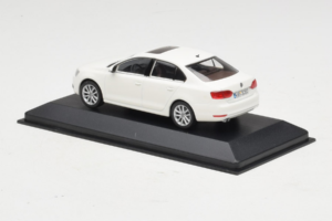 Volkswagen Jetta Mk6 Valge Minichamps 1:43 JETTA003 Metall - pilt 3/4