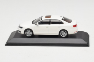 Volkswagen Jetta Mk6 Valge Minichamps 1:43 JETTA003 Metall