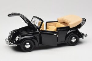 Volkswagen Beetle Kabriolett Must Maisto 1:18 37800-M6 Metall - pilt 2/8