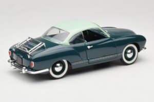 Volkswagen Karmann Ghia Sinine Solido 1:18 8061 Metall - pilt 3/8
