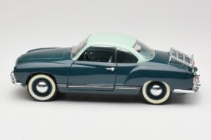 Volkswagen Karmann Ghia Sinine Solido 1:18 8061 Metall - pilt 4/8