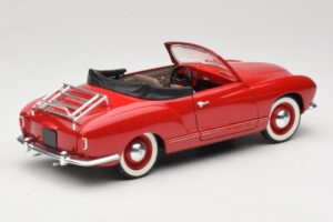 Volkswagen Karmann Ghia Kabriolett Punane Solido 1:18 8058 Metall - pilt 3/8