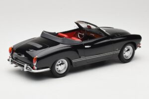 Volkswagen Karmann Ghia Kabriolett Must Minichamps 1:18 155054031 Metall - pilt 2/6