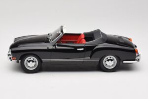 Volkswagen Karmann Ghia Kabriolett Must Minichamps 1:18 155054031 Metall - pilt 3/6