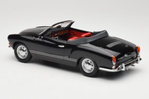 Volkswagen Karmann Ghia Kabriolett Must Minichamps 1:18 155054031 Metall - pilt 5/6