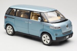 Volkswagen Microbus Concept Heleroheline Revell 1:18 08444 Metall - pilt 6/8