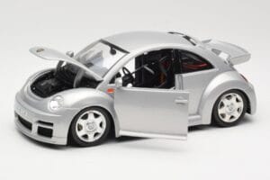 Volkswagen New Beetle RSi Hõbedane Bburago 1:18 3306 Metall - pilt 2/8