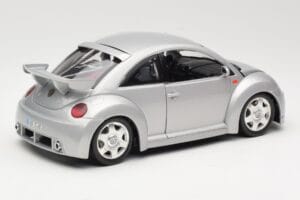 Volkswagen New Beetle RSi Hõbedane Bburago 1:18 3306 Metall - pilt 3/8