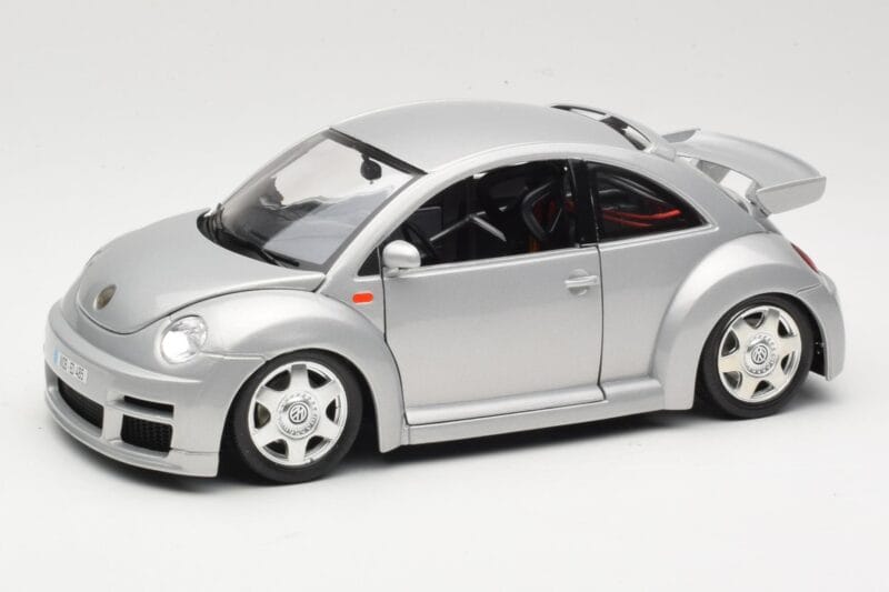 Volkswagen New Beetle RSi Hõbedane Bburago 1:18 3306 Metall