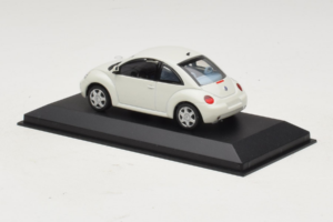 Volkswagen New Beetle Valge Minichamps 1:43 430058005 Metall - pilt 3/4