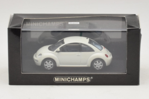 Volkswagen New Beetle Valge Minichamps 1:43 430058005 Metall - pilt 4/4