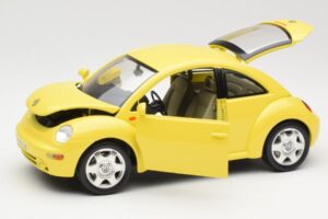 Volkswagen New Beetle Kollane Bburago 1:18 BEETLE001 Metall - pilt 2/8