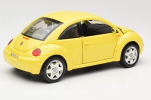 Volkswagen New Beetle Kollane Bburago 1:18 BEETLE001 Metall - pilt 3/8