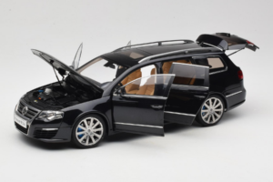Volkswagen Passat B6 R36 Variant Must NZG 1:18 KF044-4A Metall - pilt 2/8