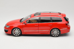 Volkswagen Passat B6 R36 Variant Punane NZG 1:18 KF044-5 Metall - pilt 4/8