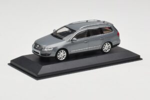 Volkswagen Passat B6 Variant Grey Metallic Minichamps 1:43 PASSAT005 Metall - pilt 2/4