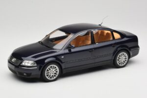 Volkswagen Passat W8 B5.5 Indigo Blue DNA 1:18 DNA000029 Metall