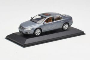 Volkswagen Phaeton 3D Hall Minichamps 1:43 3D0099300GPR7Q Metall - pilt 2/4