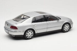 Volkswagen Phaeton D1 Silver Metallic AUTOart 1:18 79742 Metall - pilt 3/8