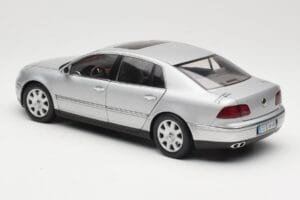 Volkswagen Phaeton D1 Silver Metallic AUTOart 1:18 79742 Metall - pilt 7/8