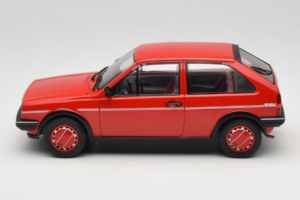 Volkswagen Polo II Coupe Fox MCG 1:18 MCG18523 Metall - pilt 3/6