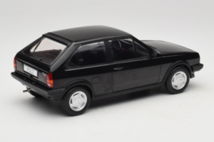 Volkswagen Polo II Coupe G40 Must MCG 1:18 MCG18524 Metall - pilt 2/6