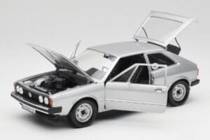 Volkswagen Scirocco GT Mk1 Silver Metallic Revell 1:18 08833 Metall - pilt 2/8