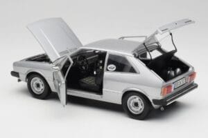 Volkswagen Scirocco GT Mk1 Silver Metallic Revell 1:18 08833 Metall - pilt 5/8