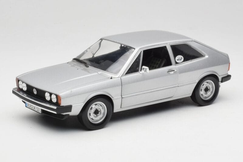 Volkswagen Scirocco GT Mk1 Silver Metallic Revell 1:18 08833 Metall
