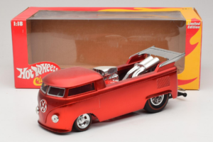 Volkswagen T1 Veoauto Punane Hot Wheels 1:18 J2895 Metall - pilt 8/8