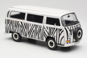 Volkswagen T2a Bus Safari Schuco 1:18 191 Metall - pilt 6/8
