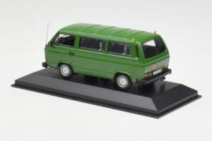Volkswagen T3 Bus Roheline Minichamps 1:43 400055000 Metall - pilt 3/4