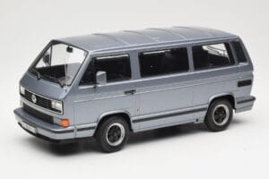 Volkswagen T3 Porsche B32 Minibus Sinine KK-Scale 1:18 KKDC180221 Metall