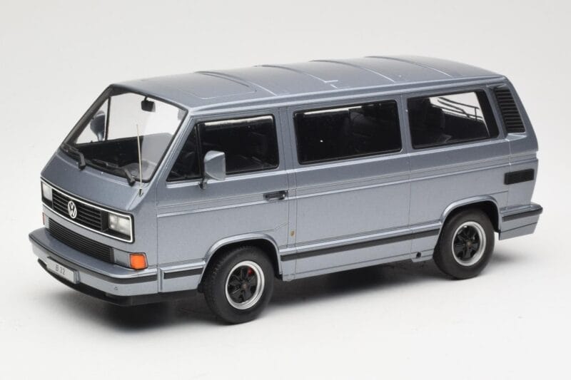 Volkswagen T3 Porsche B32 Minibus Sinine KK-Scale 1:18 KKDC180221 Metall