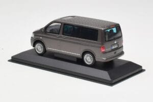 Volkswagen T5 Bus Bronze Metallic Minichamps 1:43 4039378412203 Metall - pilt 3/4