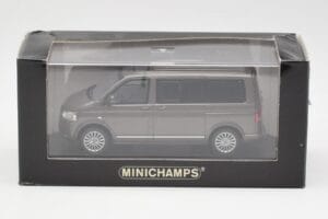 Volkswagen T5 Bus Bronze Metallic Minichamps 1:43 4039378412203 Metall - pilt 4/4