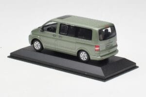 Volkswagen T5 Bus Fresco Green Minichamps 1:43 T5001-B Metall - pilt 3/4