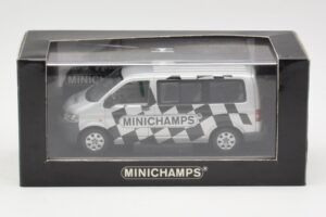 Volkswagen T5 Bus Minichamps Edition Minichamps 1:43 400052202 Metall - pilt 4/4