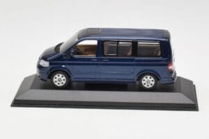 Volkswagen T5 Bus Shadow Blue Minichamps 1:43 842902102 Metall