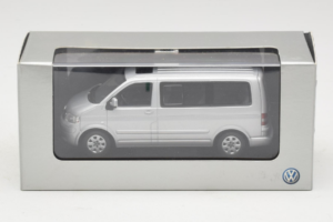 Volkswagen T5 Bus Hõbe Minichamps 1:43 T5003 Metall - pilt 4/4
