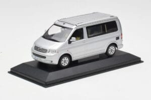 Volkswagen T5 California Hõbedane Minichamps 1:43 7H8099300GPA7W Metall - pilt 2/4