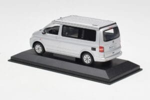 Volkswagen T5 California Hõbedane Minichamps 1:43 7H8099300GPA7W Metall - pilt 3/4
