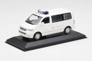 Volkswagen T5 Multivan Bundeswehr Kiirabitarst Prototüüp Minichamps 1:43 400052291-P1 Metall - pilt 2/4