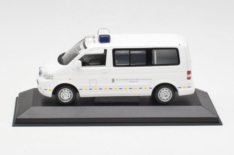 Volkswagen T5 Multivan Bundeswehr Kiirabitarst Prototüüp Minichamps 1:43 400052291-P1 Metall