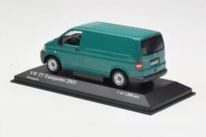 Volkswagen T5 Transporter Roheline Minichamps 1:43 400052261 Metall - pilt 3/4